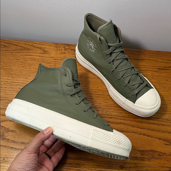 Chuck Taylor All Star CTAS Lift Platform Leather Hi-Tops Green Sneakers Size 8 - Picture 1 of 14
